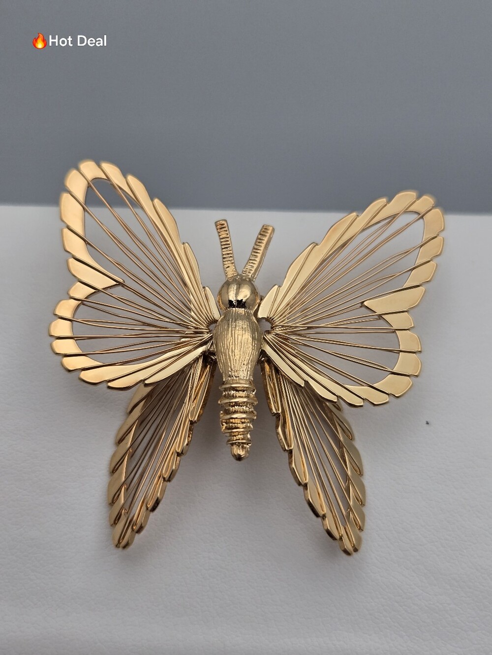 Vintage Monet Spinneret Butterfly Brooch Gold Tone Wire Signed 3D Menagerie 1.5"